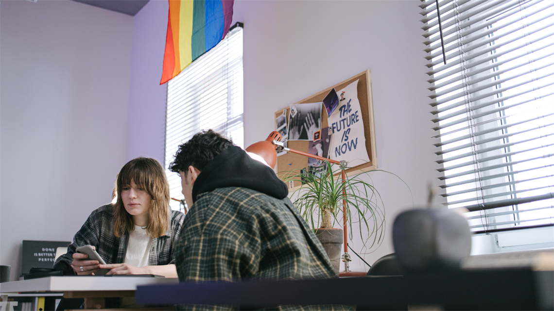 young people phone.png